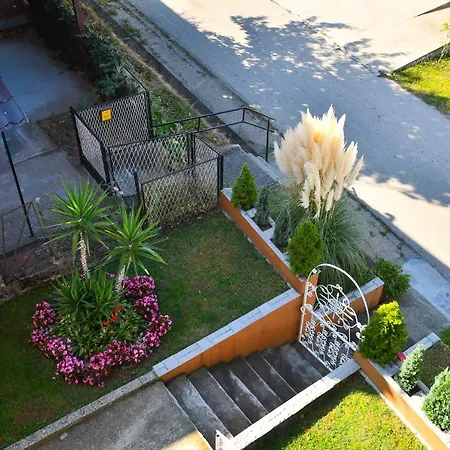 Apartment Nana Tekija *