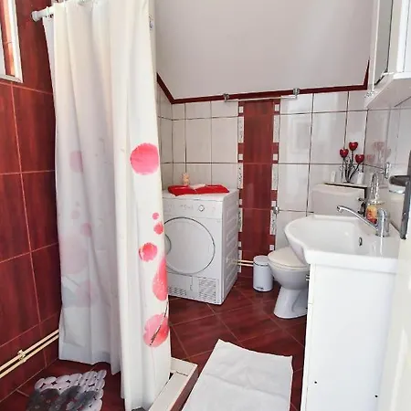 Nana Tekija Apartment