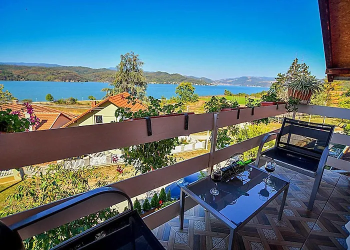 Apartman Nana Tekija